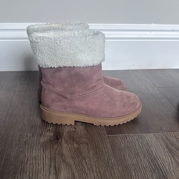 Old Navy Pink Kids Boots -  Size 13 - Picture 1 of 5